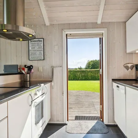 Well-equipped Summer House Near Skovmose 度假居