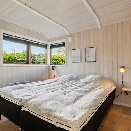 Well-equipped Summer House Near Skovmose 度假居 *