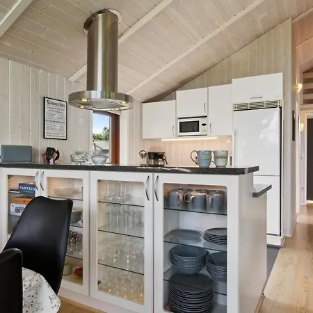Well-equipped Summer House Near Skovmose Дом отдыха Nedre Lysabild